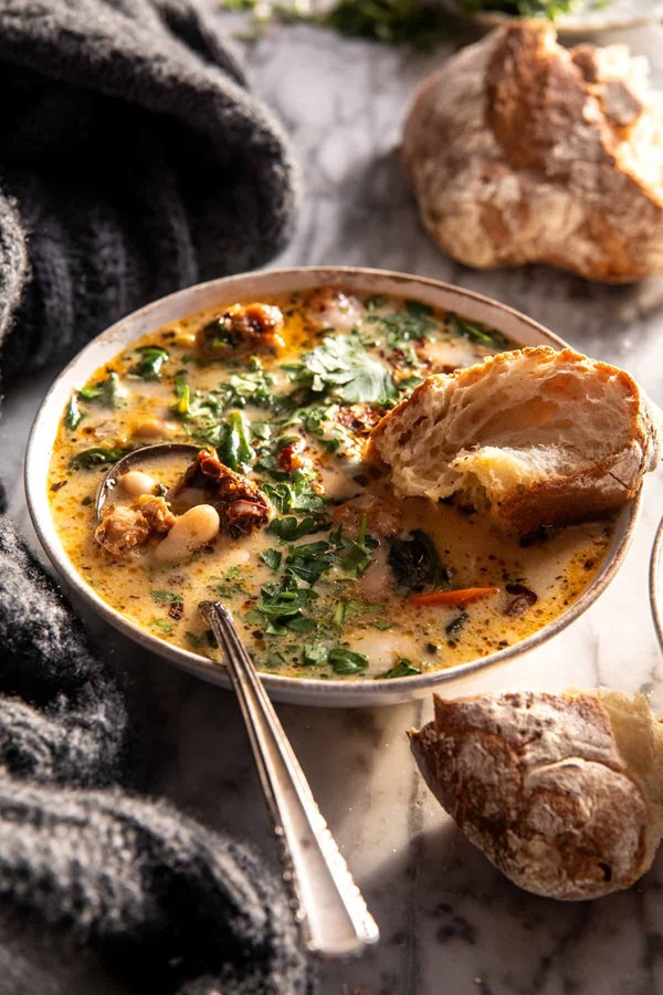 Creamy Tuscan white bean lemon soup