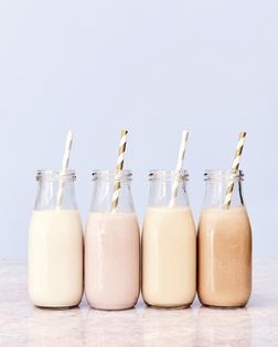 Creamy vanilla cashew milk
