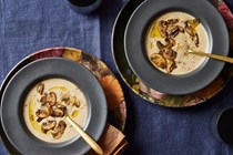 Creamy (vegan!) mushroom soup 
