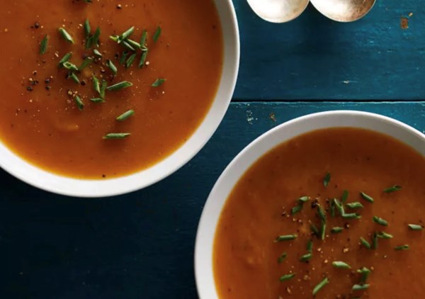 Creamy vegan potato leek soup