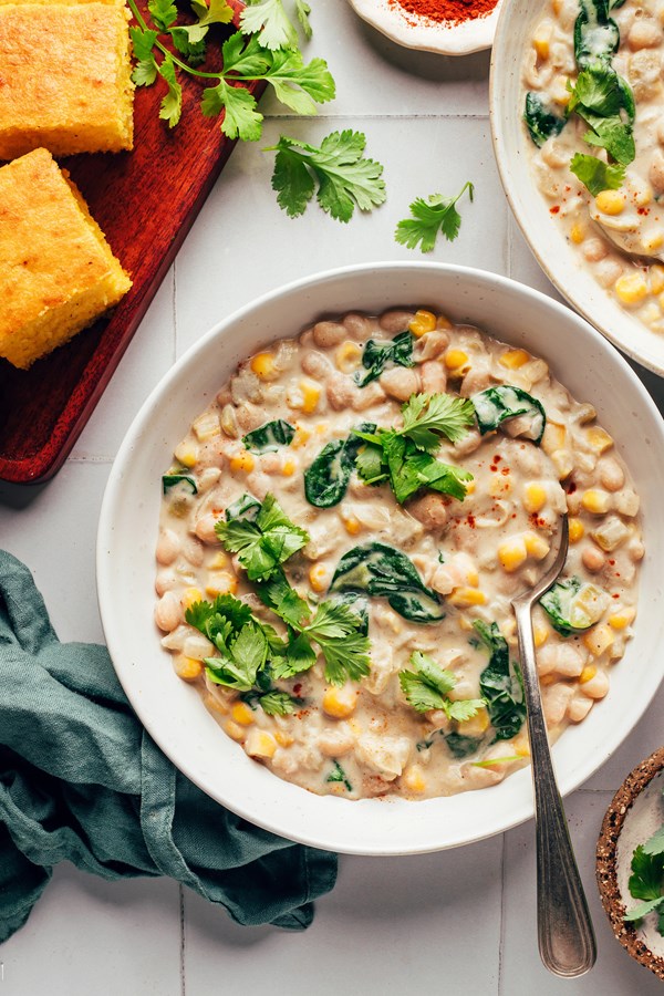 Creamy vegan white bean chili