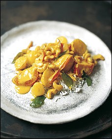 Creamy vegetable and cashew nut curry