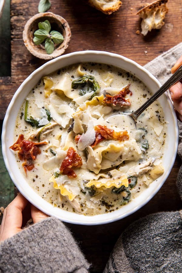 Creamy white lasagna soup