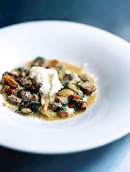 Creamy white polenta with mushrooms and mascarpone