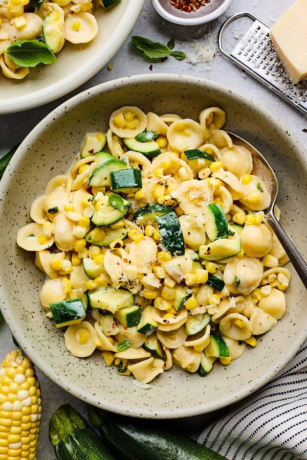 Creamy zucchini corn pasta