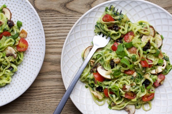 Creamy zucchini noodle salad