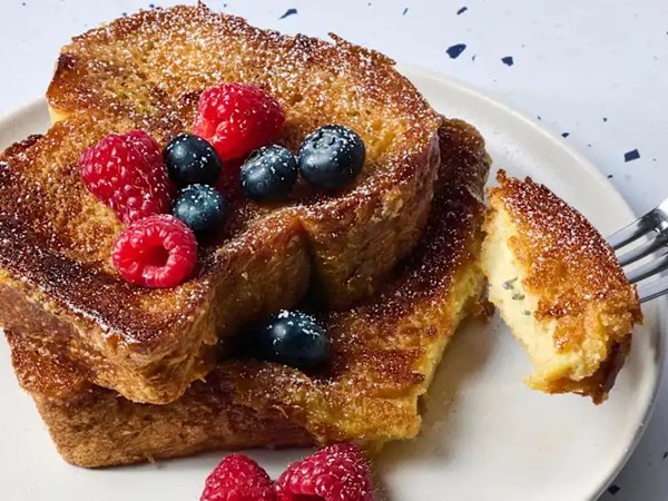 Crème brûlée French toast