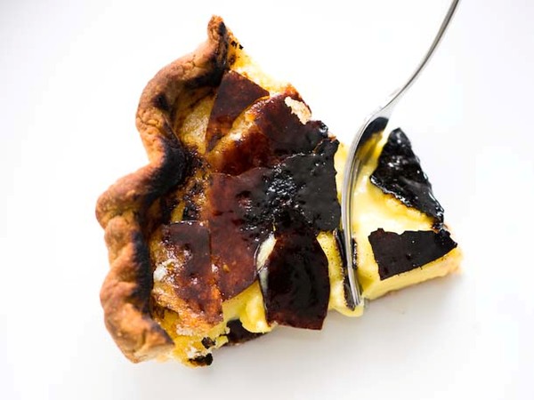 Crème brûlée pie
