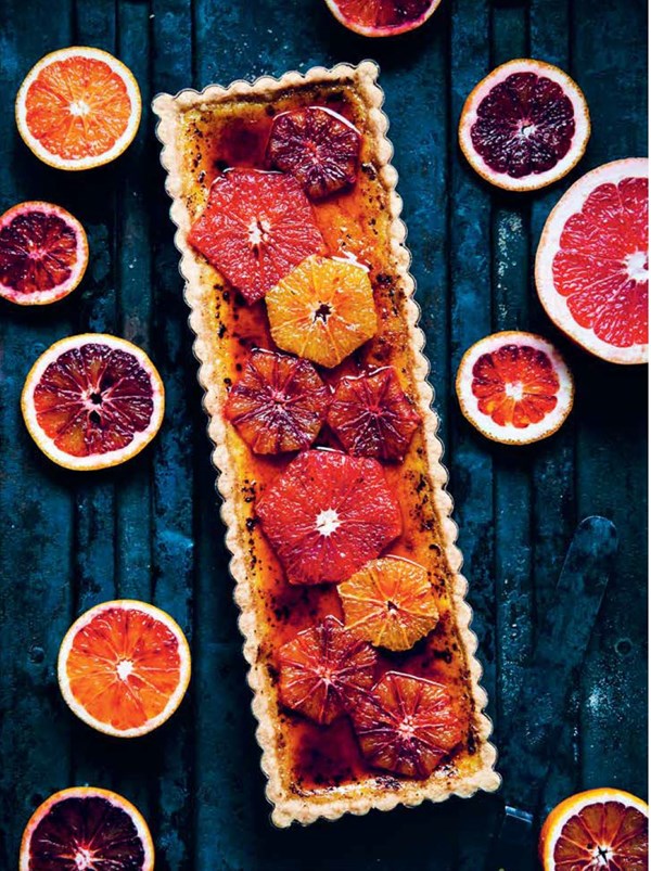 Crème brûlée pie with vanilla and citrus