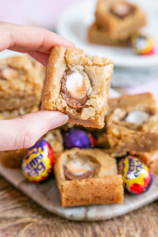 Creme egg blondies