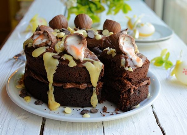 Creme egg chocolate drizzle cake