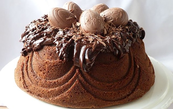 Creme egg nest cake
