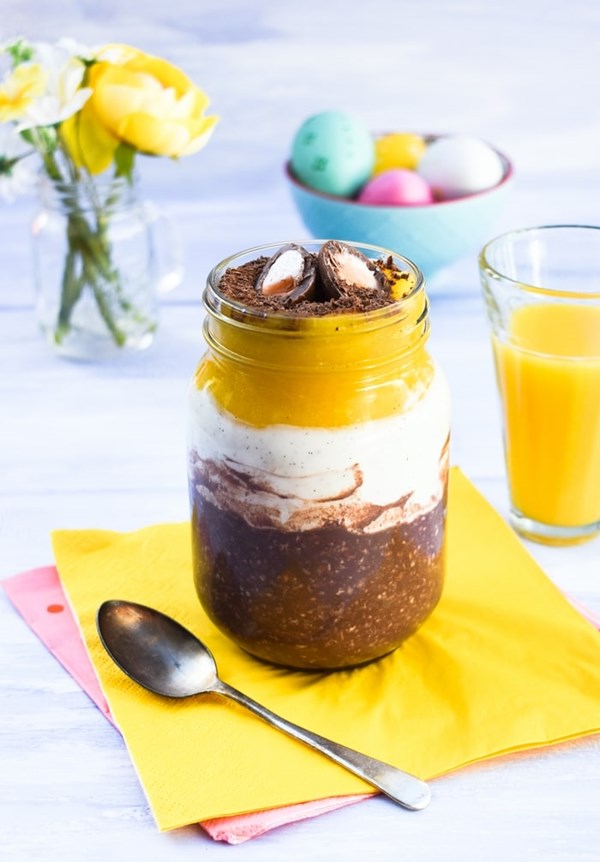 Creme egg overnight oats