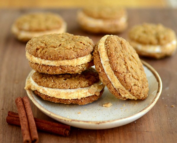 Creme-filled cinnamon oatmeal sandwich cookies