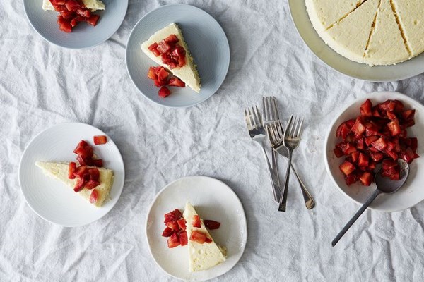 Crème fraîche cheesecake with apple cardamom compote