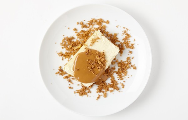 Crème fraîche cheesecake with brown butter streusel