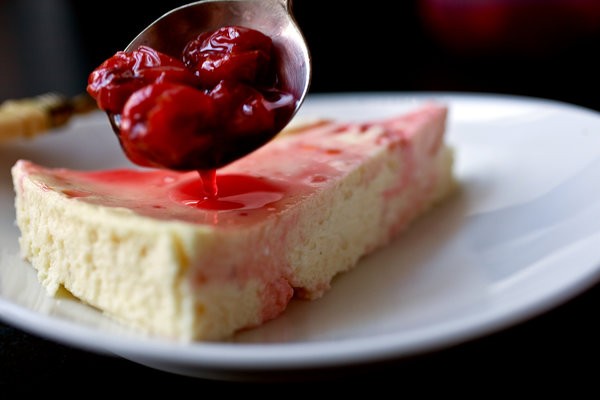 can i use creme fraiche instead of sour cream in cheesecake