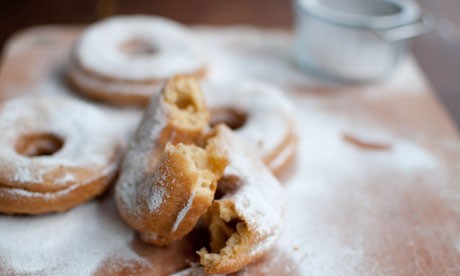 Crème fraîche doughnuts