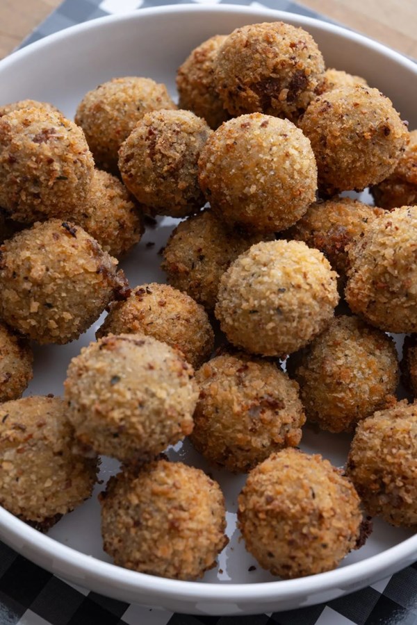 Cremini croquettes with Calabrian chili marinara 