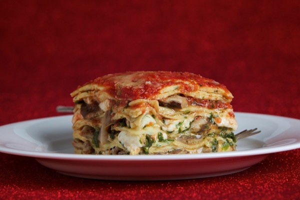 Crêpe lasagna with mushrooms and spinach (Lasagne di crespelle con funghi e spinachi)