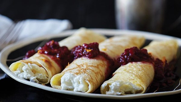 Crêpes with blackberry sauce and orange-scented ricotta