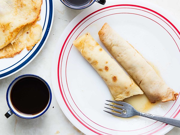 Crêpes with maple sugar and syrup (Crêpes au sucre et au sirop d'erable)