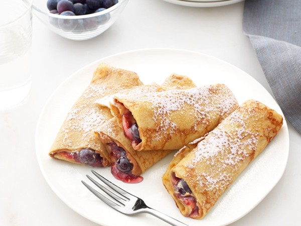 Crêpes with peanut butter and jam
