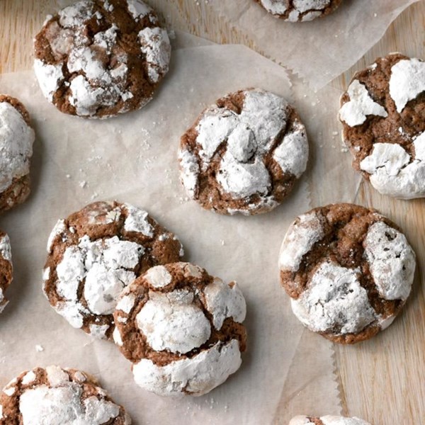 Crinkle-top chocolate cookies