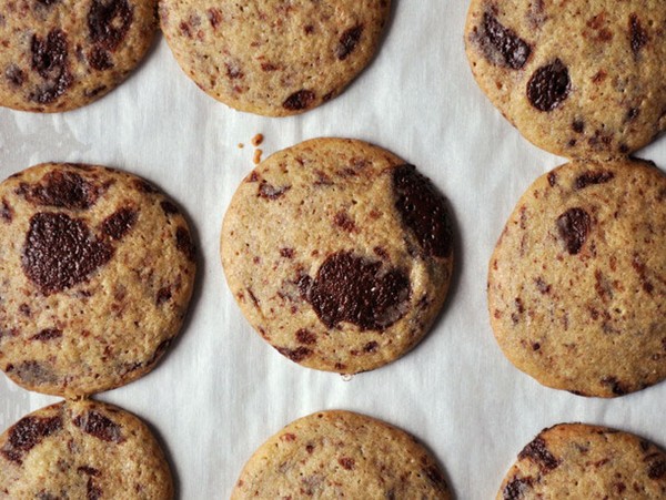 Crisp and chewy chocolate chip cookies