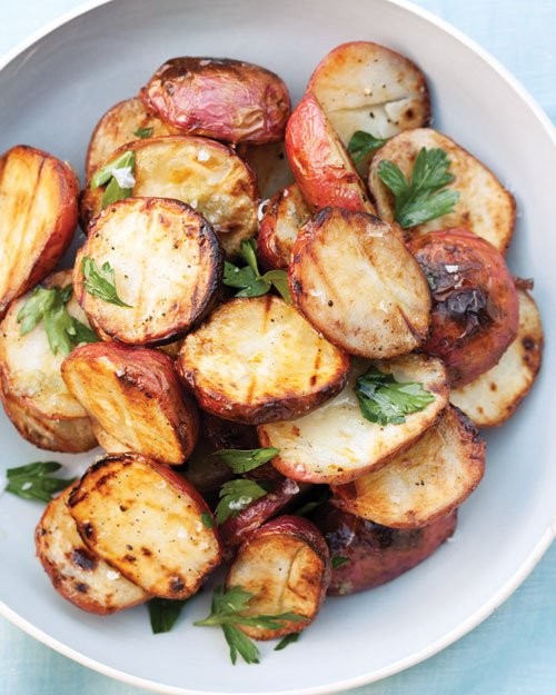 Crisp red potatoes with garlic-herb oil
