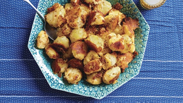 Crisp roasted potato wedges