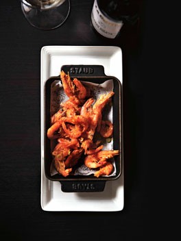 Crisp school prawns sautéed with chilli and garlic