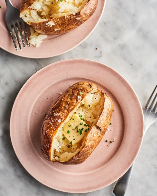 Crispy air fryer baked potatoes