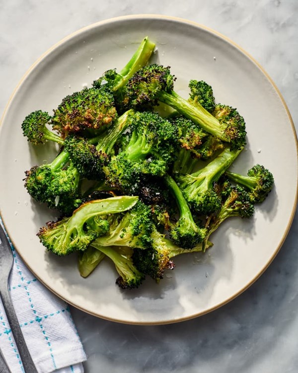 Crispy air fryer broccoli 