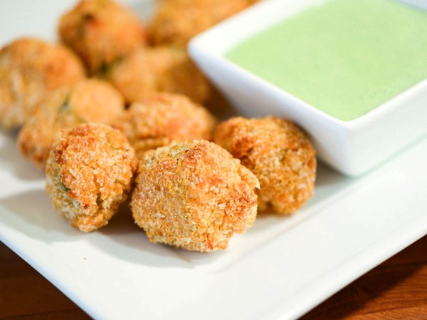 Crispy and gooey baked jalapeño poppers