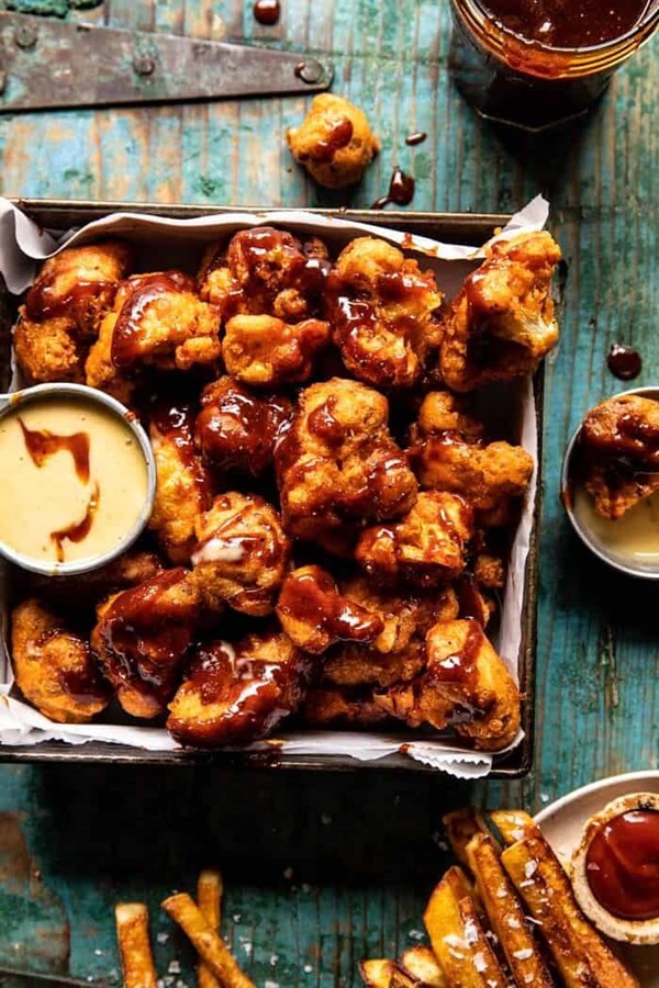 Crispy BBQ beer battered cauliflower nuggets (+ spicy and tangy honey BBQ sauce)