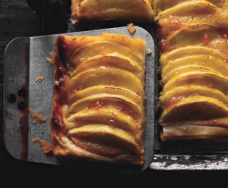 Crispy Braeburn apple and almond sheet tart