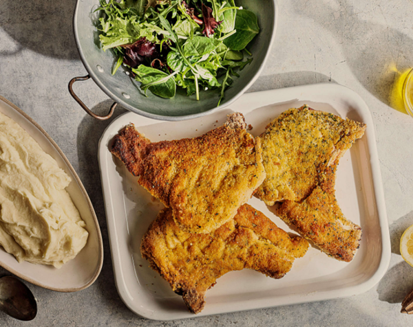 Crispy breaded pork chops with rosemary (Cotoletta di maiale alla Milanese)