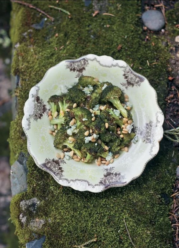 Crispy broccoli and blue