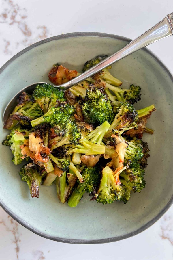 Crispy broccoli with cheese