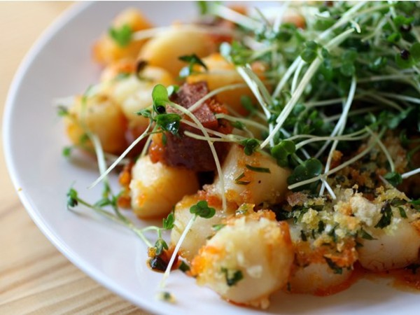 Crispy broiled scallops and chorizo