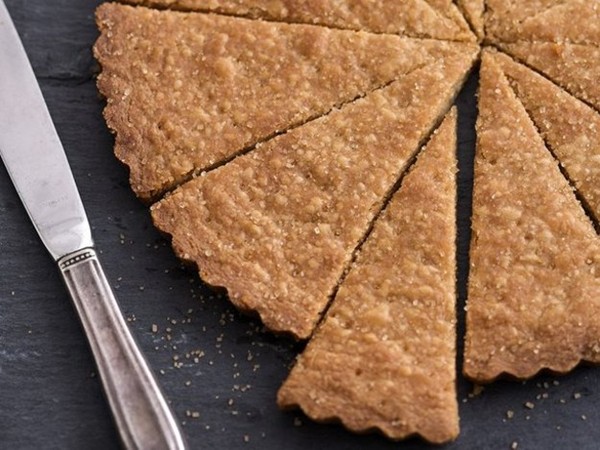 Crispy brown sugar shortbread