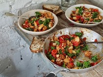 Crispy butterbeans with kale, Parmesan and lemon