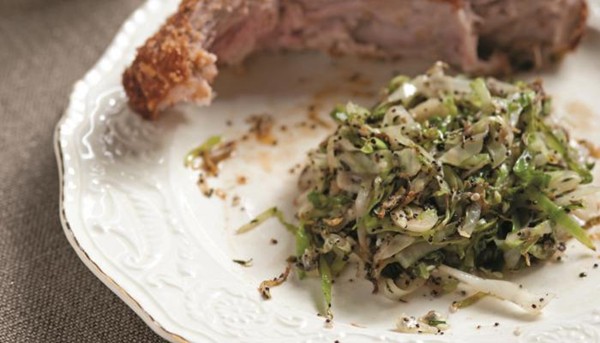 Crispy cabbage with poppy seeds