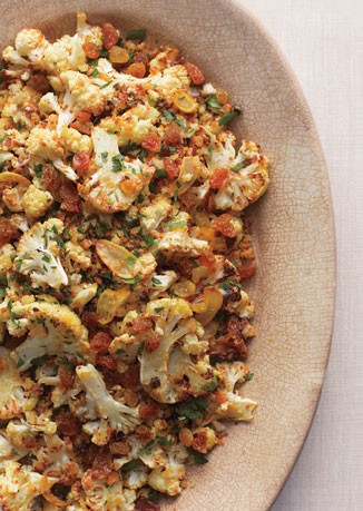 Crispy cauliflower with capers, raisins, and breadcrumbs