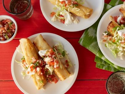 Crispy chicken mini-tacos