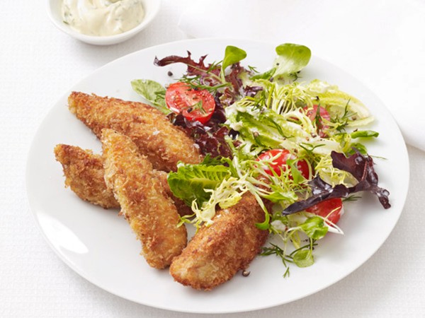 Crispy chicken strips with salad