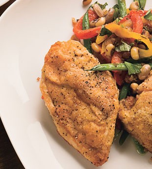 Crispy chicken with green beans, black-eyed peas, and bell peppers
