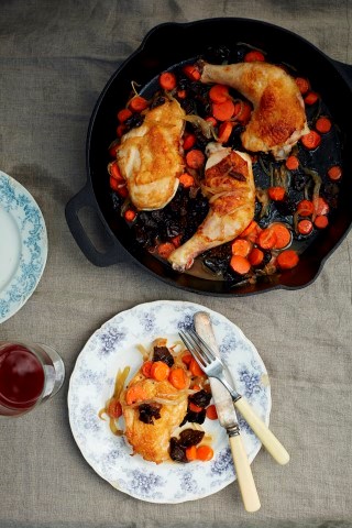 Crispy chicken with tsimmes