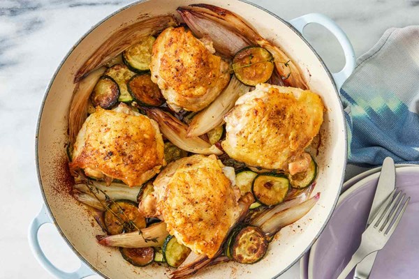 Crispy chicken with zucchini and shallots